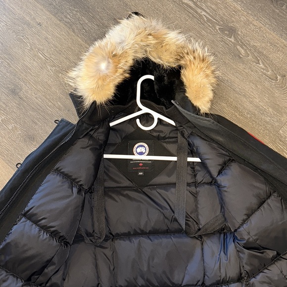 Canada Goose Montebello Down Parka, XS - Picture 4 of 9